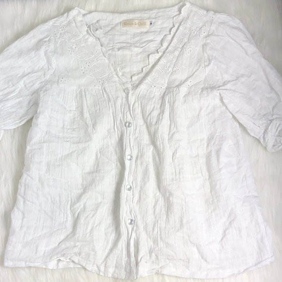 White Leaves Eyelet V Neck Button Tea Blouse M - Picture 1 of 10